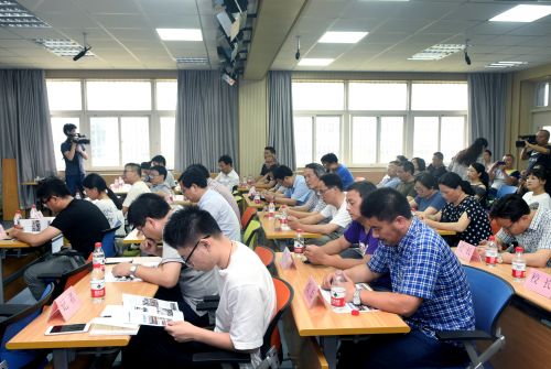 新聞發(fā)布會(huì)現(xiàn)場(chǎng)。中國經(jīng)濟(jì)導(dǎo)報(bào) 記者沈貞海  攝