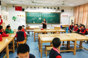 人間至味，“烹”然心動(dòng)——金華市方格外國(guó)語(yǔ)學(xué)校602班美食節(jié)